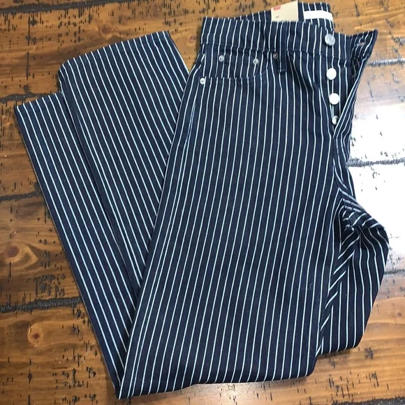 Levi’s Wedgie Straight Jeans - Picture 1 of 13